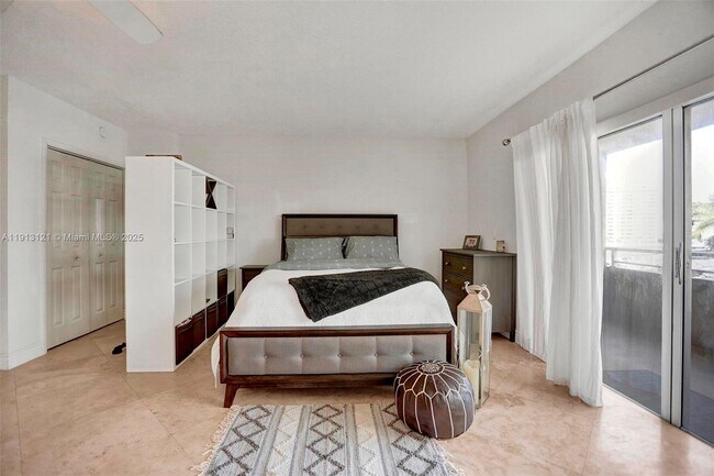 Foto del edificio - 1965 S Ocean Dr