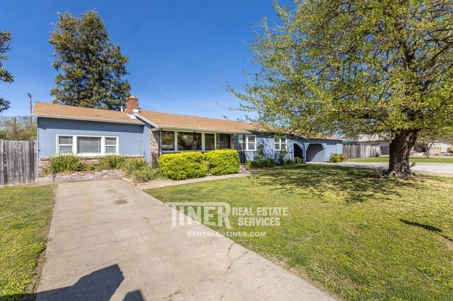 Building Photo - 2501 Laurence Ave