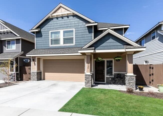 Building Photo - Beautiful home in a newer neighborhood on Bend's Eastside