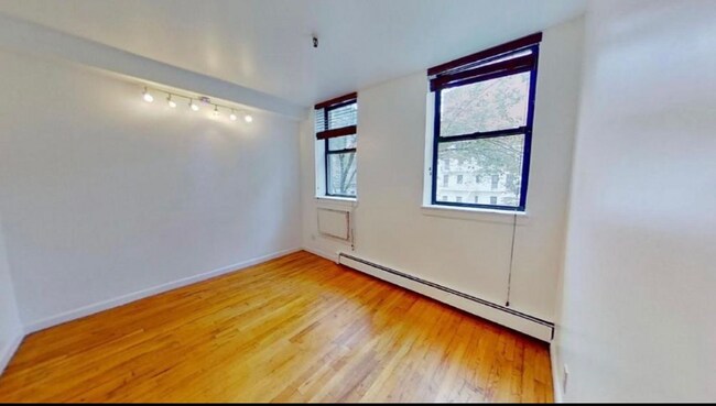 Building Photo - 1134 1st Ave.