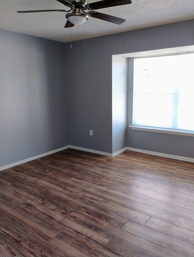 Foto del edificio - 5275 Kimberlin Ave