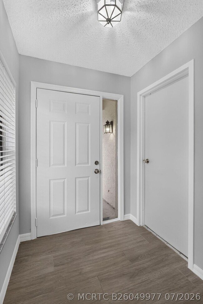 Foto del edificio - 12708 Shoreline Dr