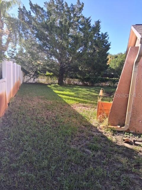 Foto del edificio - 8758 Hemlock Ln