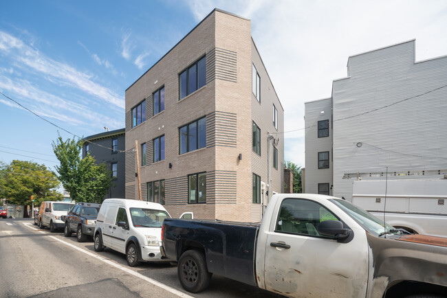 Building Photo - 2301 Frankford Ave