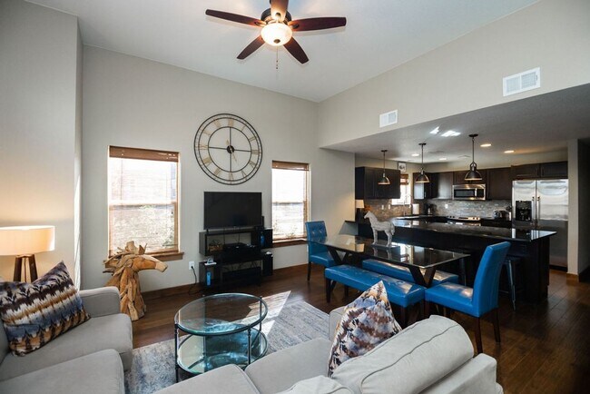 Foto del edificio - 851 Baum St