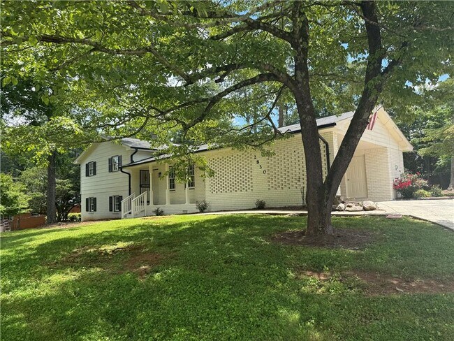 Foto del edificio - 2830 Idlewood Dr