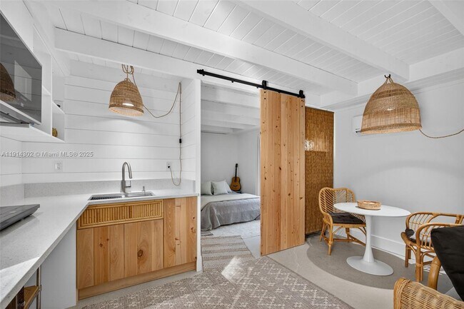 Foto del edificio - 11324 Palm Tree Ln