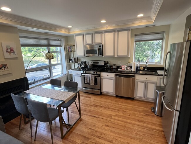 Foto del edificio - 712 Marietta Pl NW