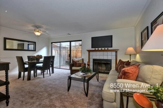 Building Photo - 8550 Wren Ave