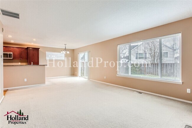 Foto del edificio - Lovely 4 bedroom home in a great location