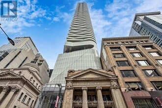 Building Photo - 197 Yonge St