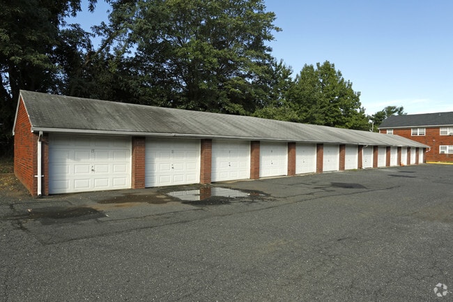 Garage Units - Strathmore Gardens Apartments