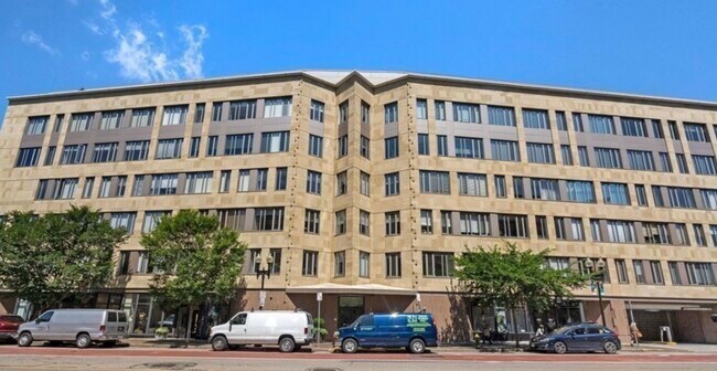 Foto del edificio - 1313 Washington St