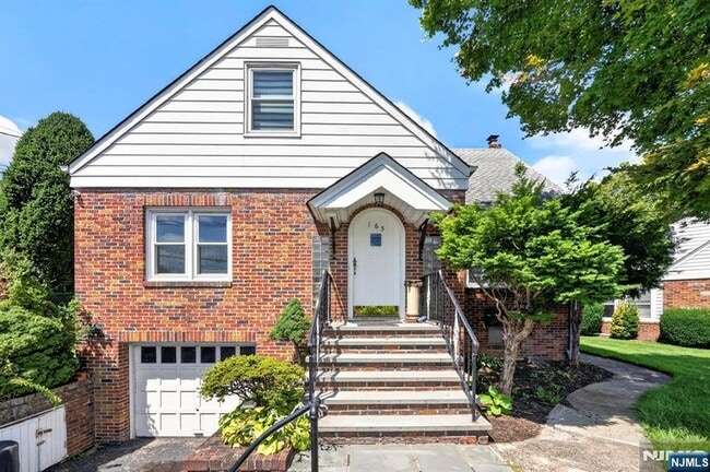 Photo - 165 Oak Grove Avenue Unit House