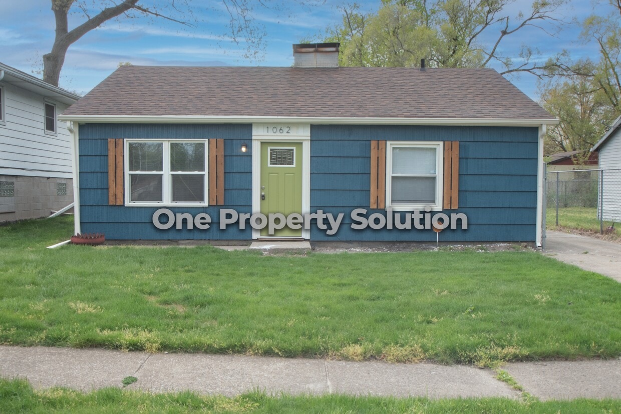 Primary Photo - 1062 Hovey St