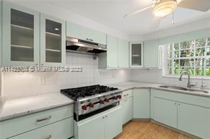 Building Photo - 435 W 43rd St