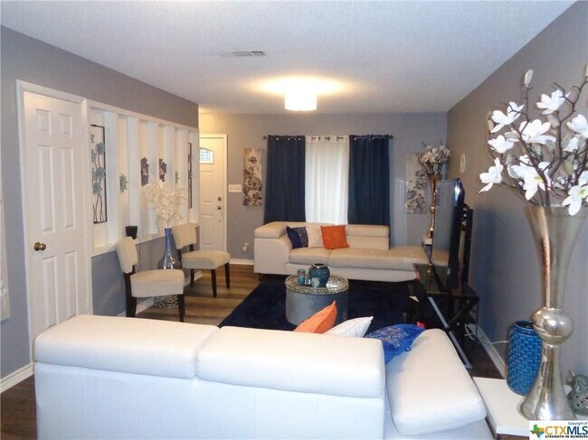 Foto del edificio - 101 Maplewood Dr