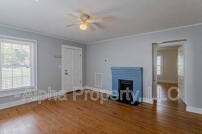 Building Photo - 407 Cedar Lane Rd