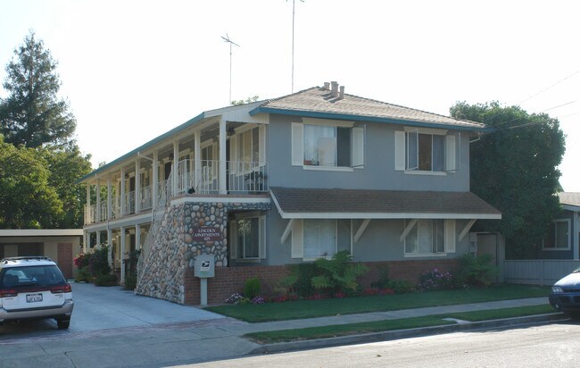 Building Photo - 625 Lincoln St