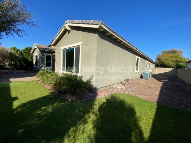 Building Photo - 20841 W Eastview Way