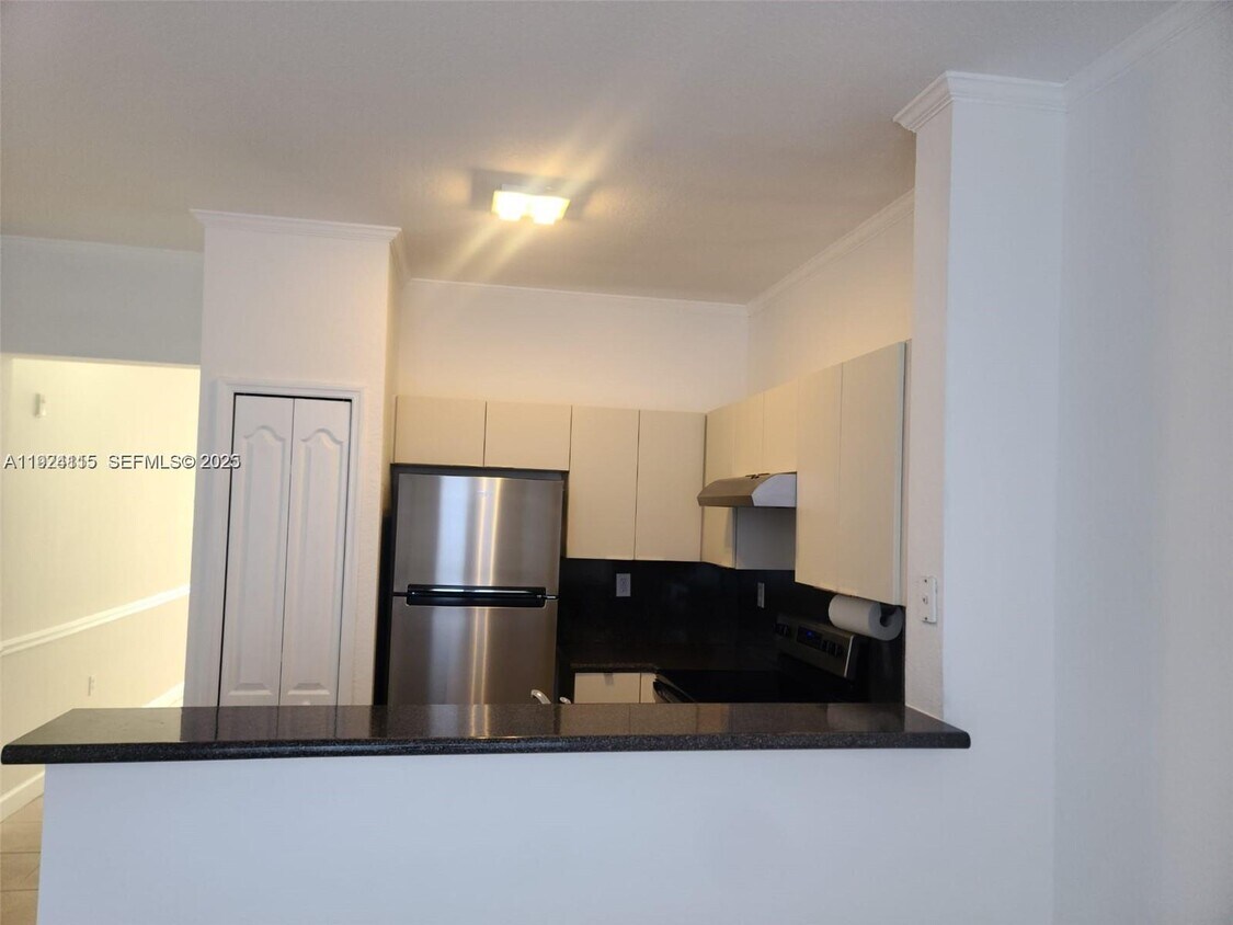 Foto principal - 17650 NW 73rd Ave