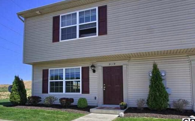 Foto del edificio - 2119 Quail Hollow Dr