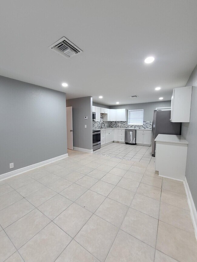 Foto del edificio - 1634 W 9th St