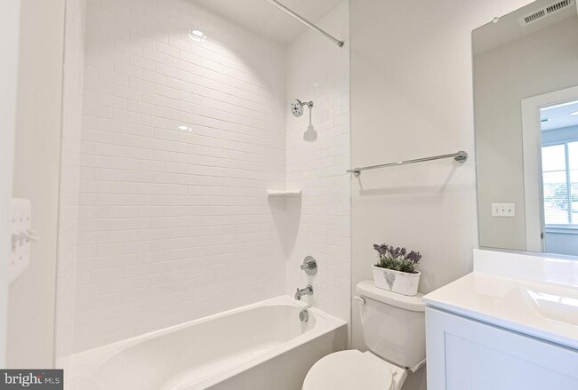 Foto del edificio - 4808 Garden View Ln