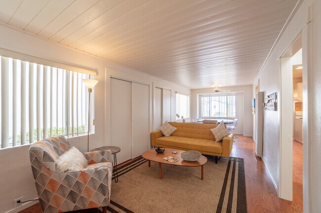 Foto del edificio - 611 Monterey Blvd