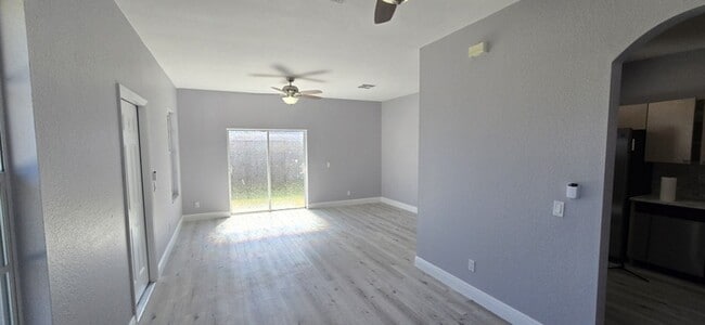 Foto del edificio - 4580 24th Pl SW
