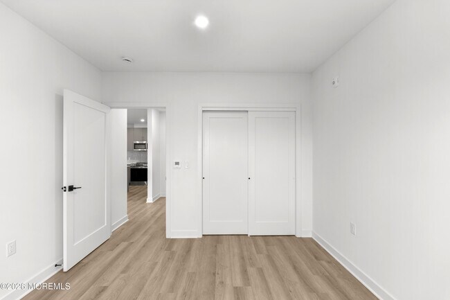 Foto del edificio - 180 Morris Ave