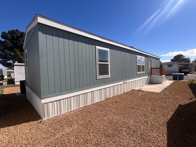 Foto del edificio - 2627 S Lamb Blvd