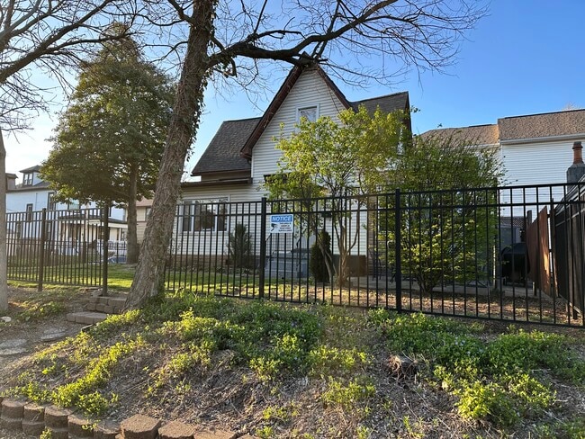 Building Photo - 2350 Indiana Ave