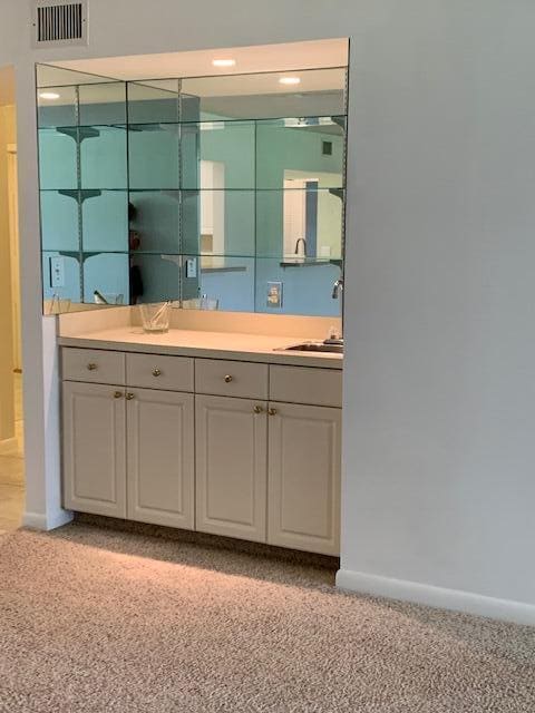 Building Photo - 9460 Meadowood Dr