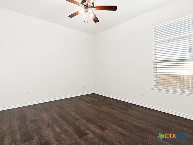 Building Photo - 5110 Rose Gdn Lp