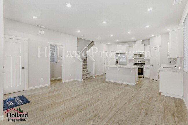 Building Photo - Brand-New 2025 Home with Modern Design & Prime Hillsboro Location