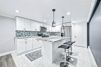 Building Photo - 131 N Coleman Rd