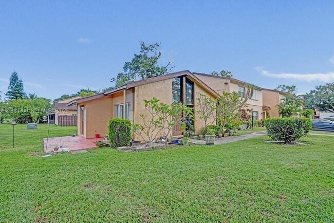 Foto del edificio - 7135 W Sunrise Blvd