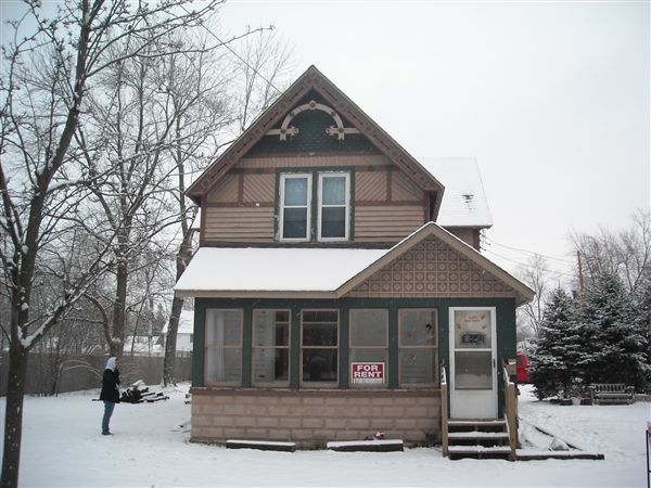 Building Photo - 621 S Main St