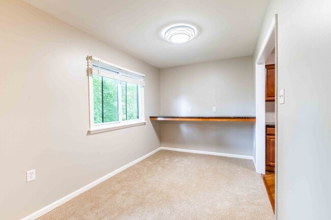 Building Photo - Spacious 3 Bedroom, 2 Bath Condo in Unionv...