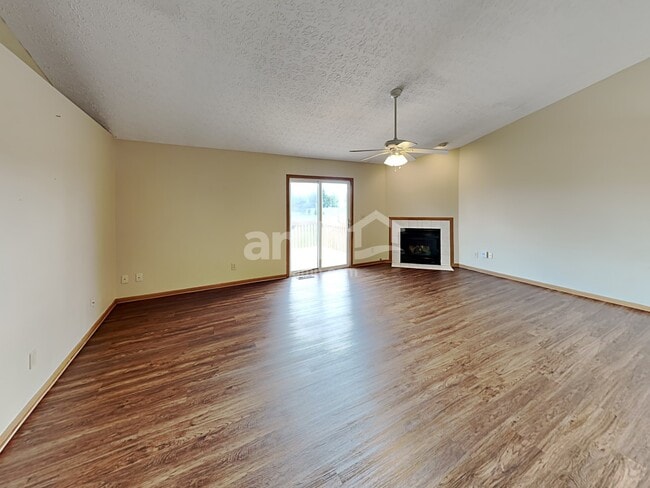 Building Photo - 6811 Magdalena Ln