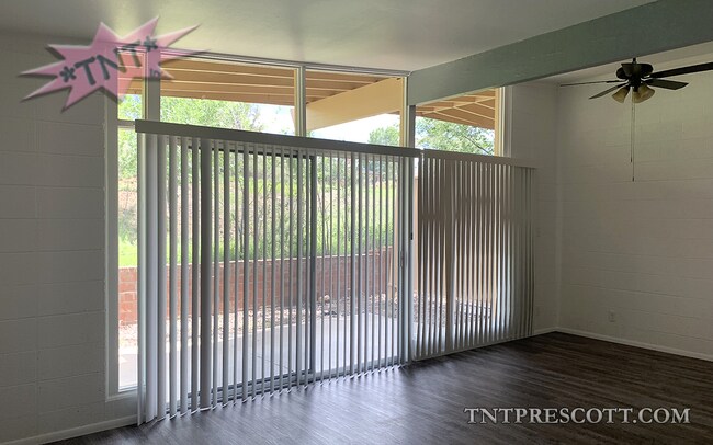 Foto del edificio - 336 Country Club Cir