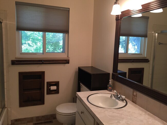 Foto del edificio - 3004 Southmoor Ct