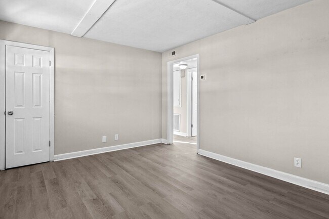Foto del edificio - 500 Bethania-Rural Hall Rd