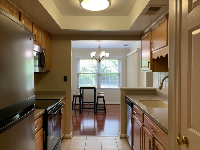 Foto del edificio - Spacious and Private Condo in The Oaks at ...