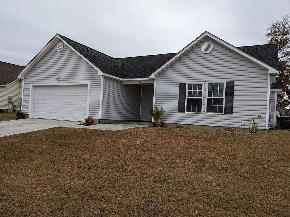 Foto principal - Escoba Bay Neighborhood 3 Bedroom Home