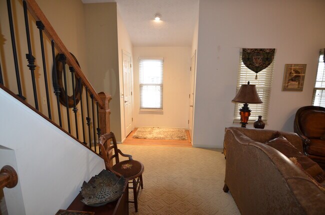 Foto del edificio - 5590 Old Farm Dr