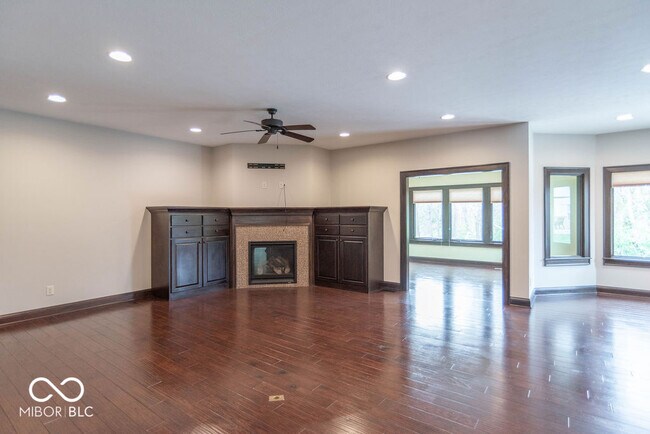 Foto del edificio - 3000 E County Rd 350 S