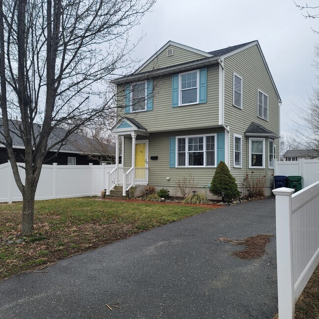 Foto del edificio - 90 Waverly St