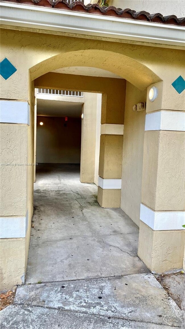 Building Photo - 470 S Park Rd
